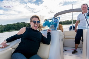 Trening pływania w ślizgu mężczyzna