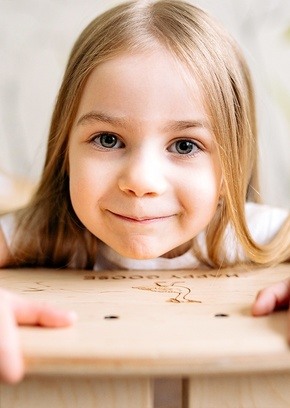 Periodista en estudios de radio