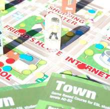 Uczestnicy kolonii  podczas gier i zabaw w autokarze.