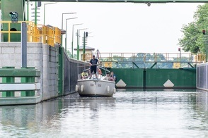 Wpływanie do Śluzy Mieszczańskiej