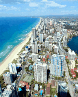 3 slide gif video highlighting Australia, including scuba diving, kangaroos, and a cityscape.
