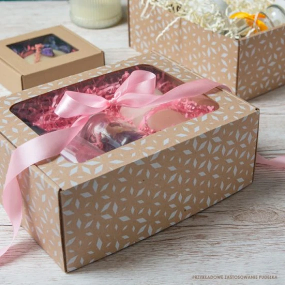 Pakowanie upomink&oacute;w firmowych i produkt&oacute;w dla firm.