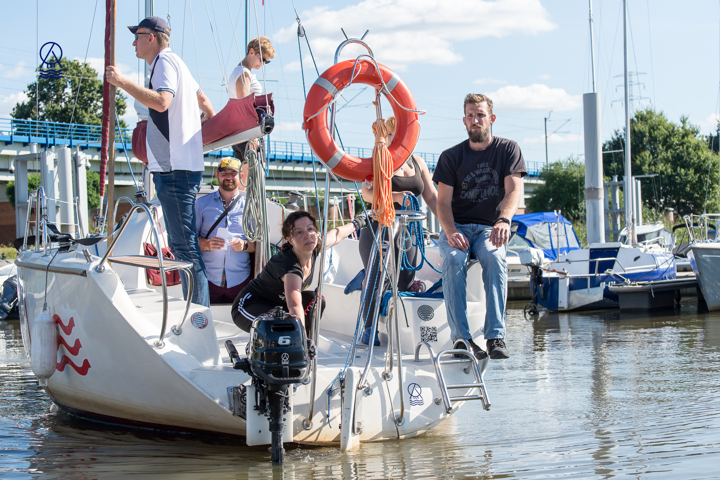 Trening pływania w ślizgu mężczyzna