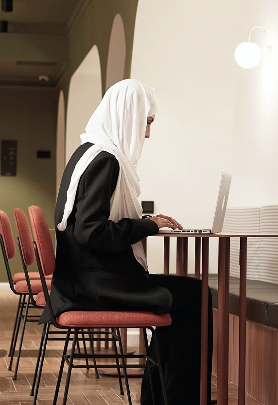 Women on a computer