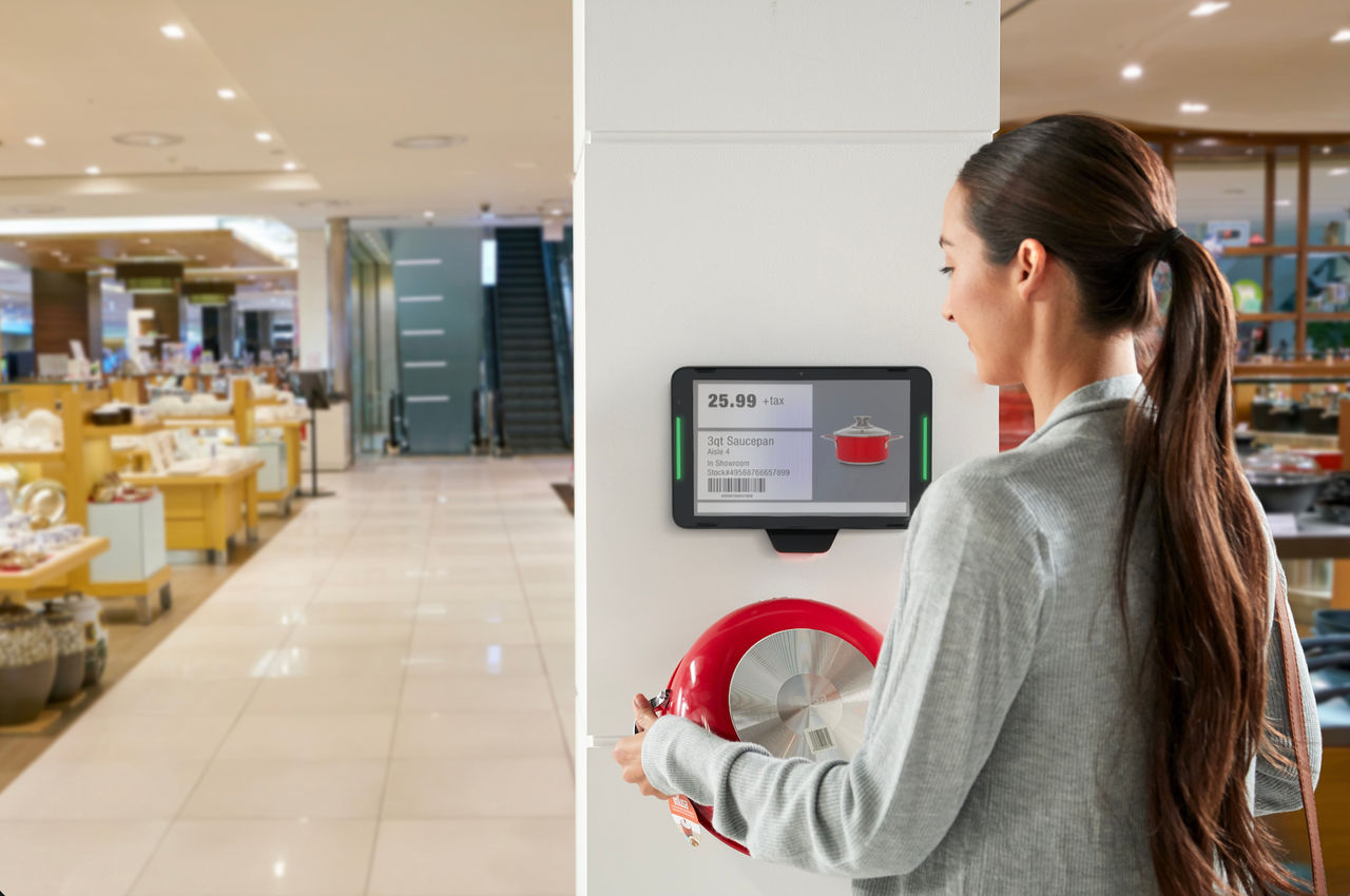 KC401 w sklepie – sprawdzanie cen na stanowisku samoobsługowym w nowoczesnym retail