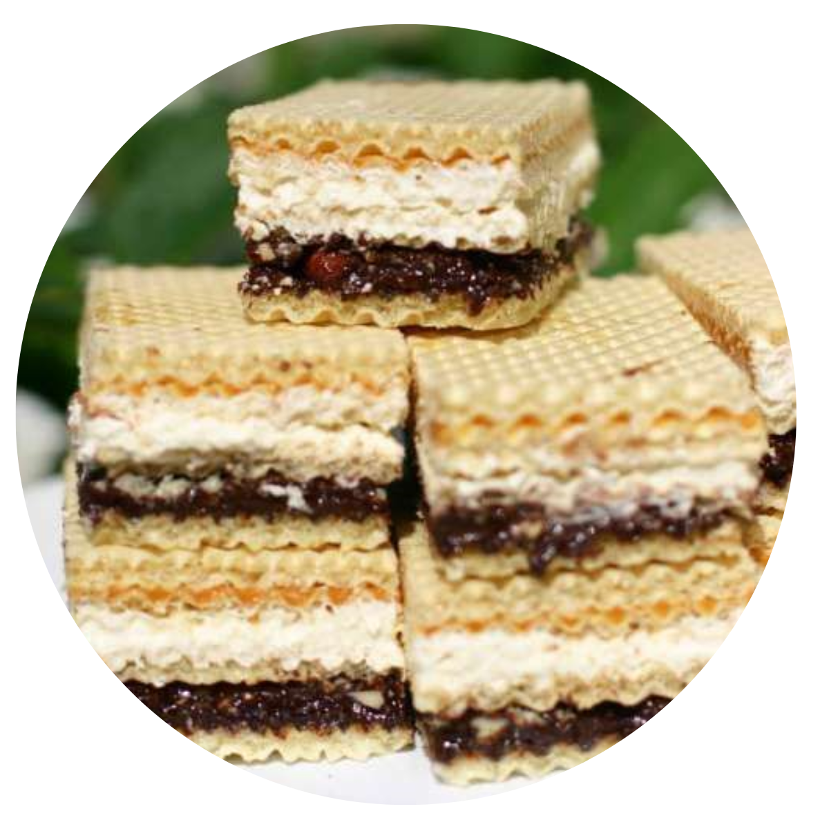 Uczestnik kolonii podczas warsztatów kulinarnych.