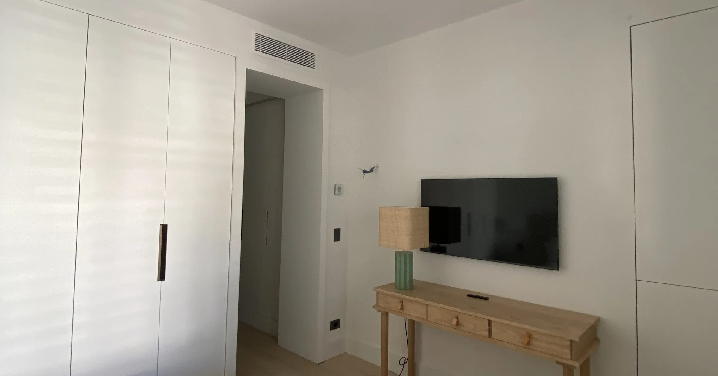 Climatisationon r&eacute;versible gainable encastr&eacute;e chambre