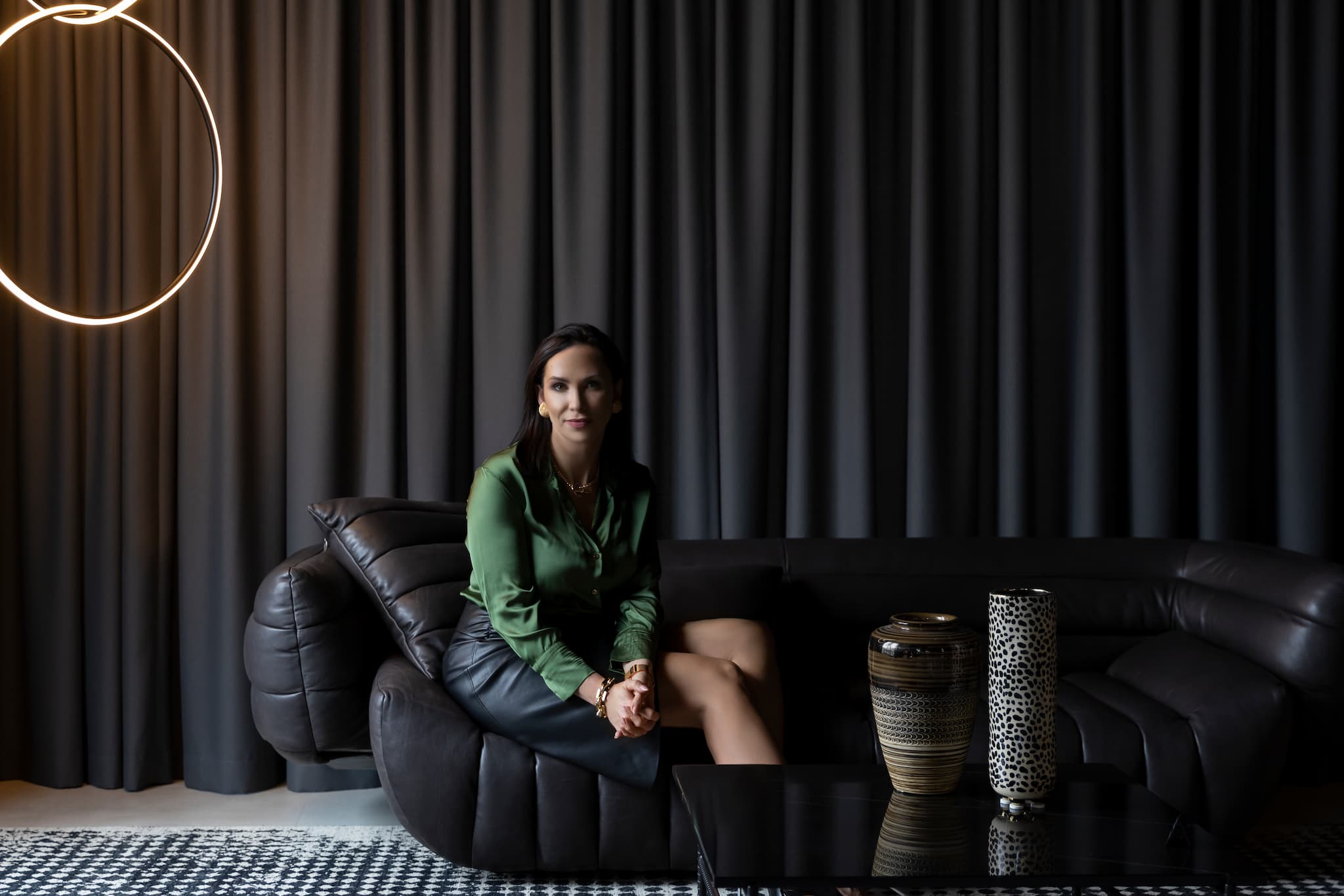 Magdalena Przybylska na kanapie