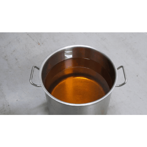 Adding powder to hot oil