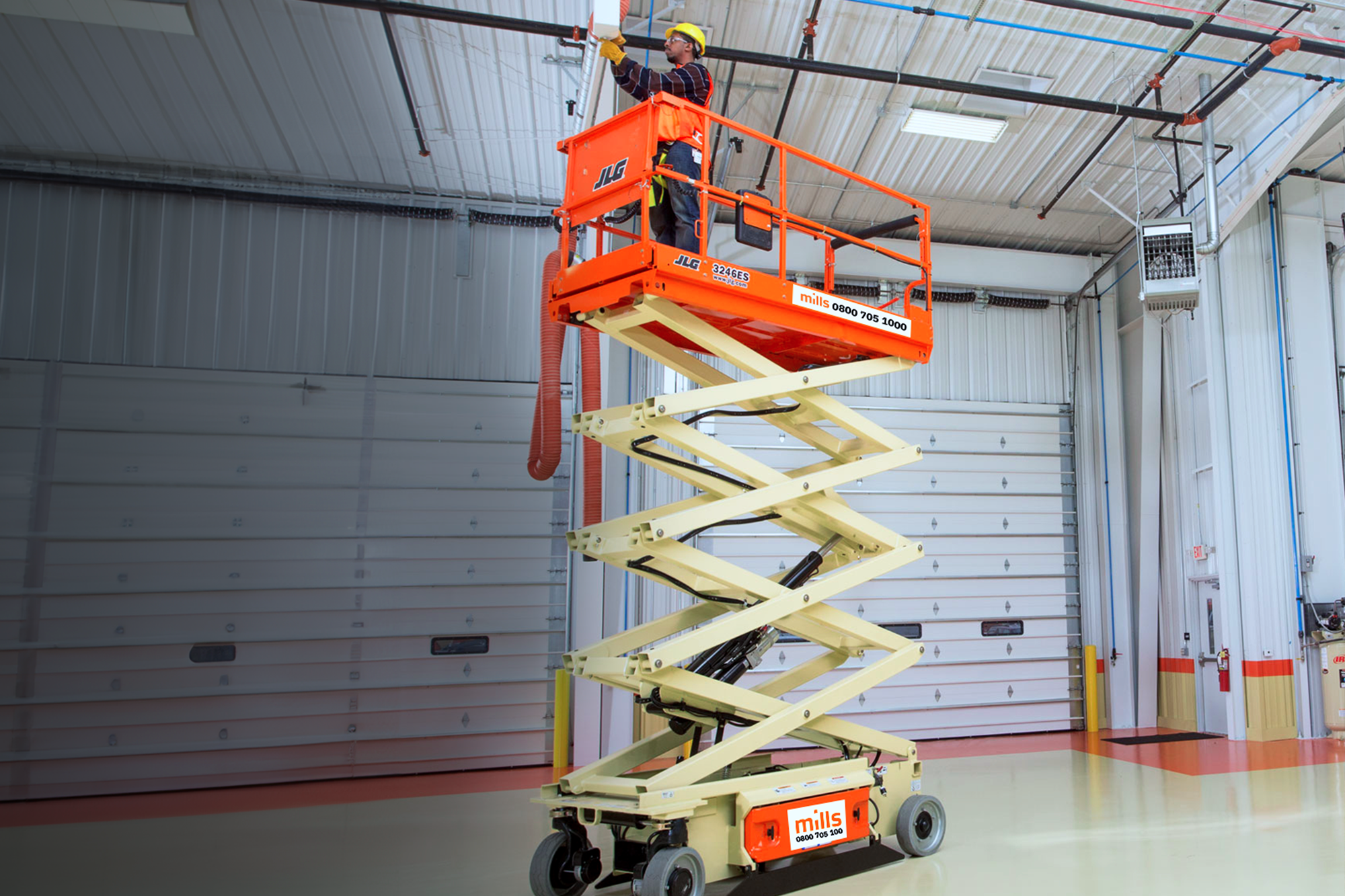 Plataforma Elevatória Tesoura azul em Palmas