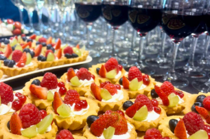 Bufet cateringowy na event plenerowy catering plenerowy Kraków grill event firmowy Qulinaria