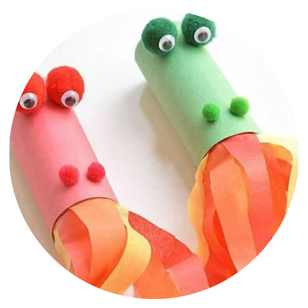 Uczestnik obozu śpiewający karaoke.