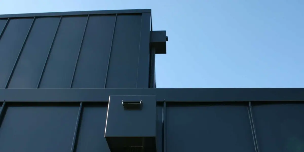 Joints debouts en façade avec boîte à eau