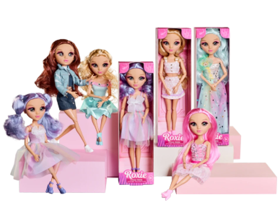 Sześć lalek w stylowych pastelowych sukienkach o r&oacute;żnych kolorach włos&oacute;w