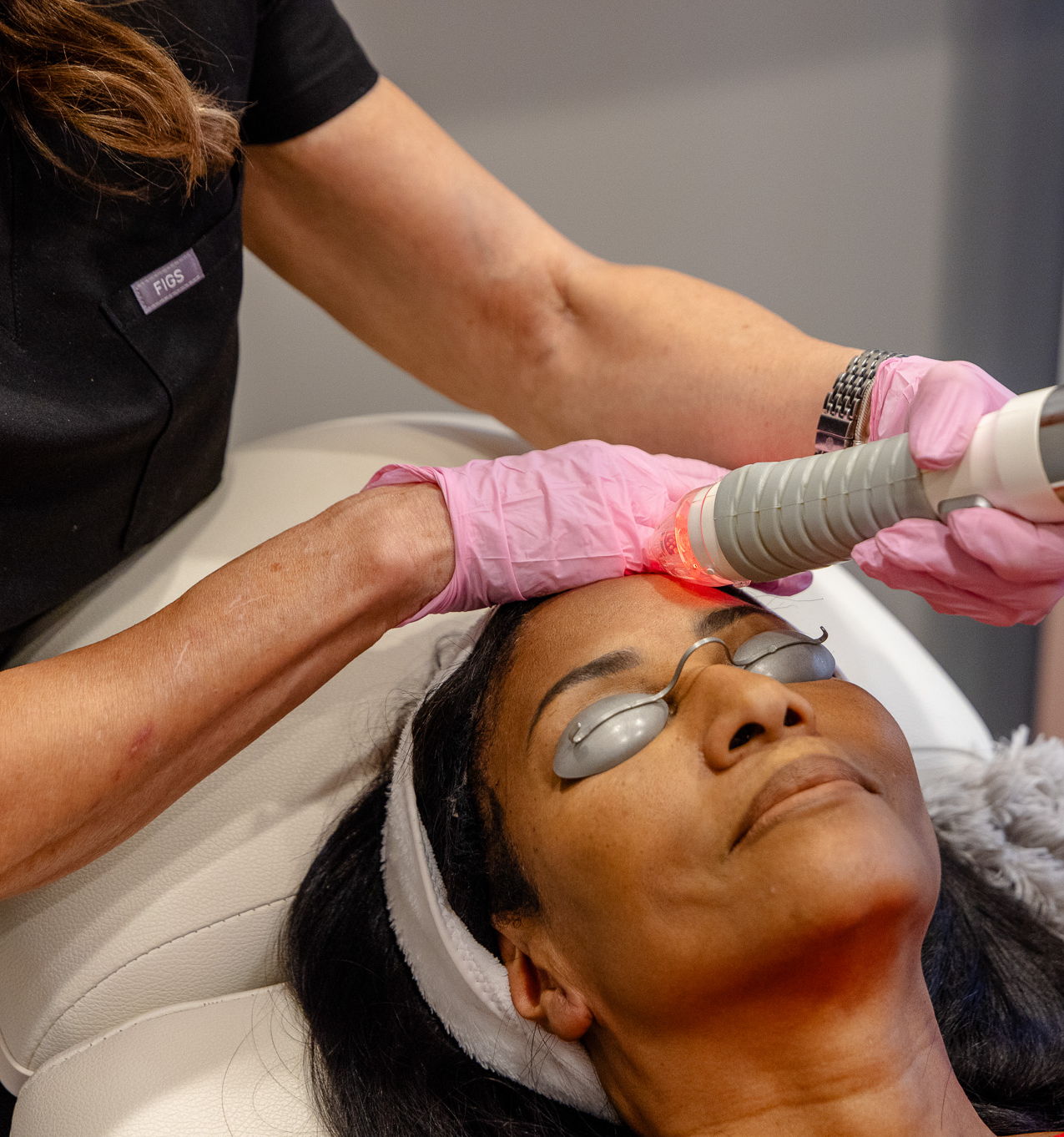 Jacque Starr-Hubert, ME, CMLT Performing Vivace RF Microneedling on Patient