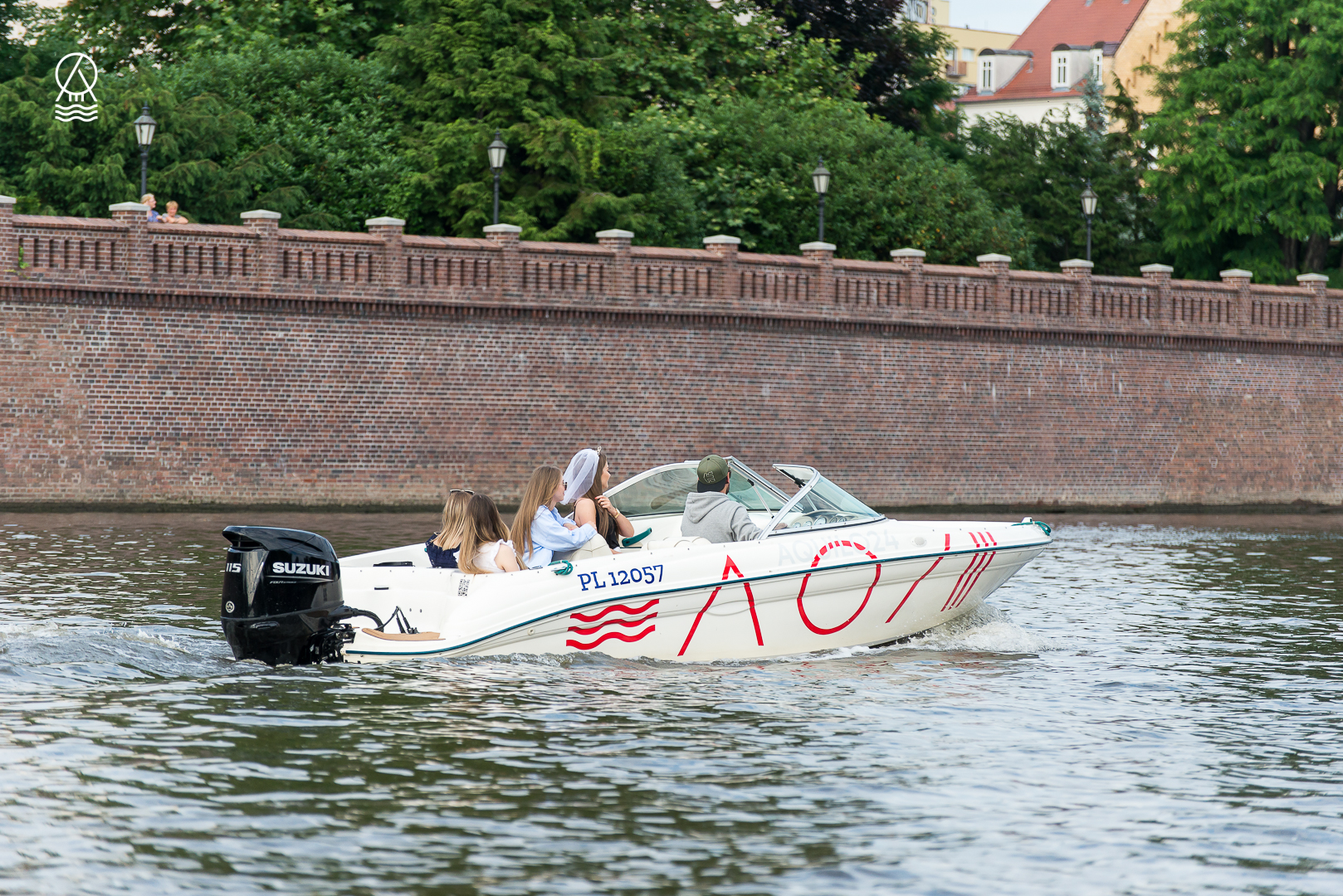 Trening pływania w ślizgu mężczyzna
