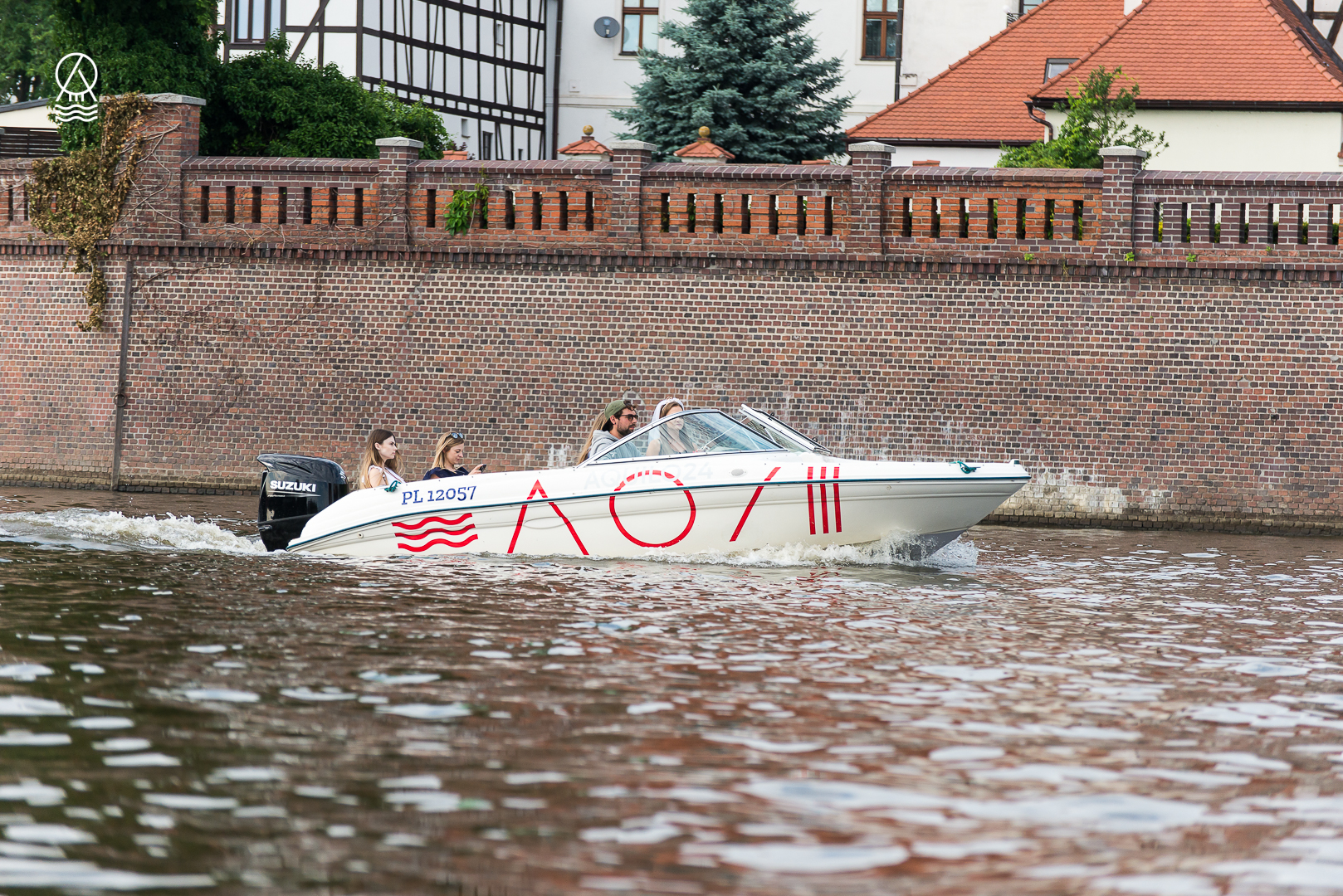 Trening pływania w ślizgu mężczyzna