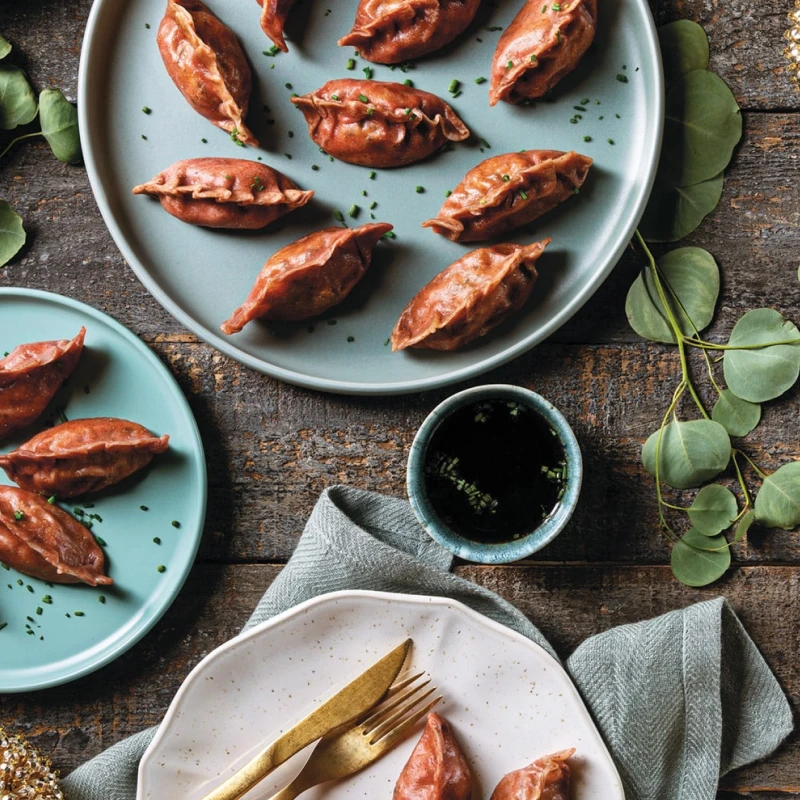 5 paluch&oacute;w z ciasta francuskiego na talerzu