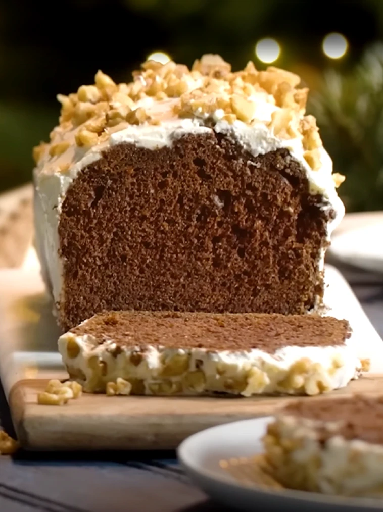 Box Piernik przekrojony na desce