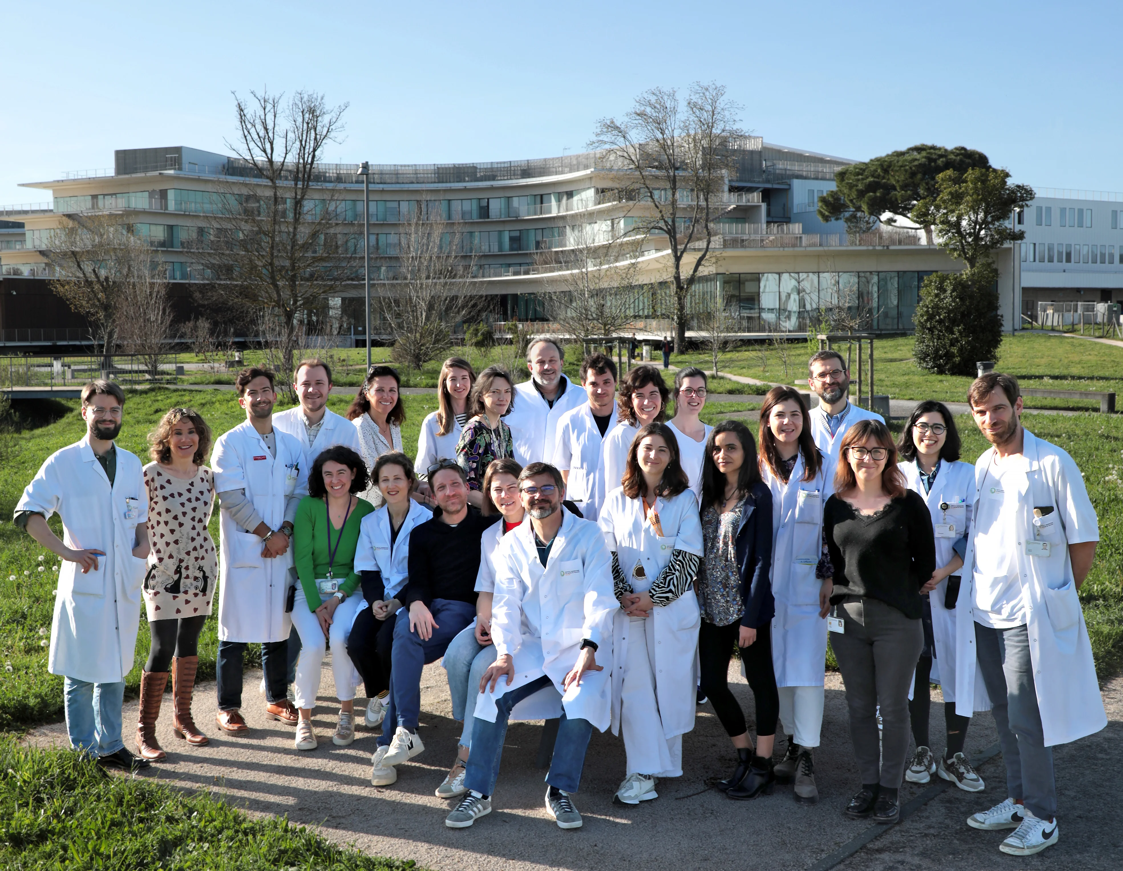 Le soleil tape ? L’Oncopole aussi — mais avec des refrains légers pour éviter les coups de soleil.