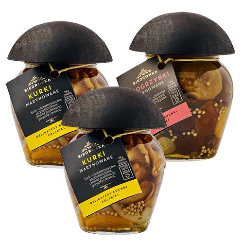 Barszcz czerwony w czerwono ż&oacute;łtym plastikowym pojemniku