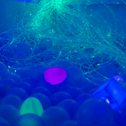 Equipo para salas y auditorios: luces, equipos audiovisuales, pizarras interactivas, sonorizaci&oacute;n de espacios, etc.