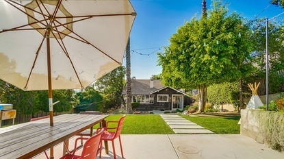 Los angeles home from outside