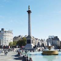 Widok na Trafalgar Square .