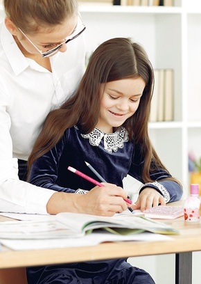 Locutor en estudios de radio