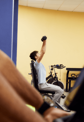 Locutor en estudios de radio